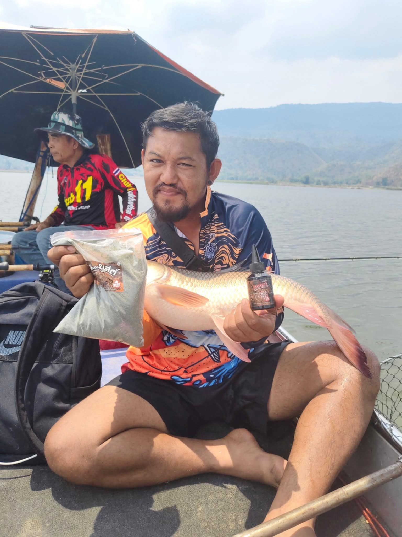 ผงบูสต์ ร้อยลี้ – 500g | หัวเชื้อตกปลา เหยื่อตกปลา ผงหมักเย็น อมิโนเข้มข้น สำหรับตกปลาหน้าดิน